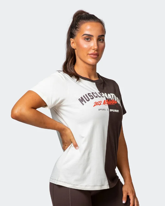 WOMENS REGULAR FIT ATHLETICA TEE Cocoa / Dew